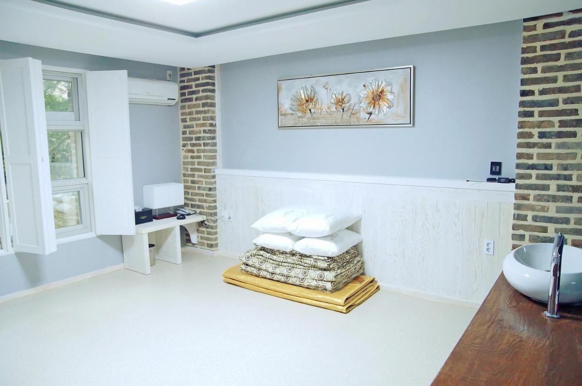 Jeonju Opera 21 Hotel Bagian luar foto
