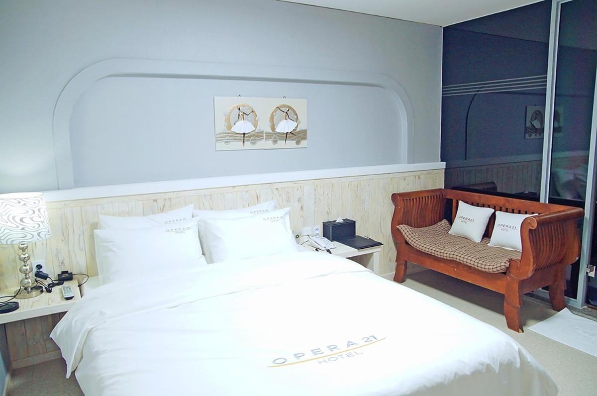 Jeonju Opera 21 Hotel Bagian luar foto