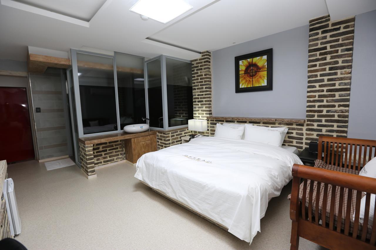 Jeonju Opera 21 Hotel Bagian luar foto